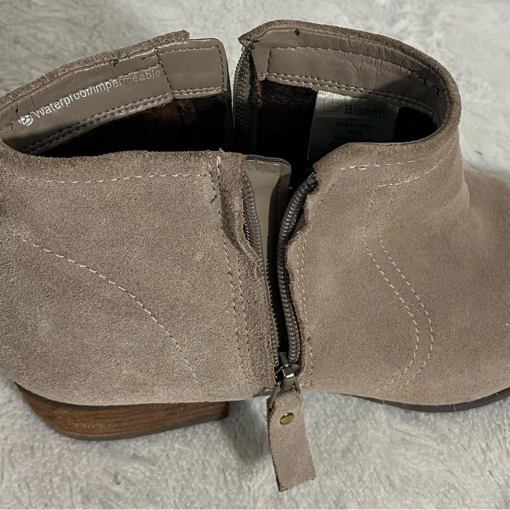 Blondo Liam Waterproof Mushroom Taupe Suede Booties Women’s Size 8.5M
